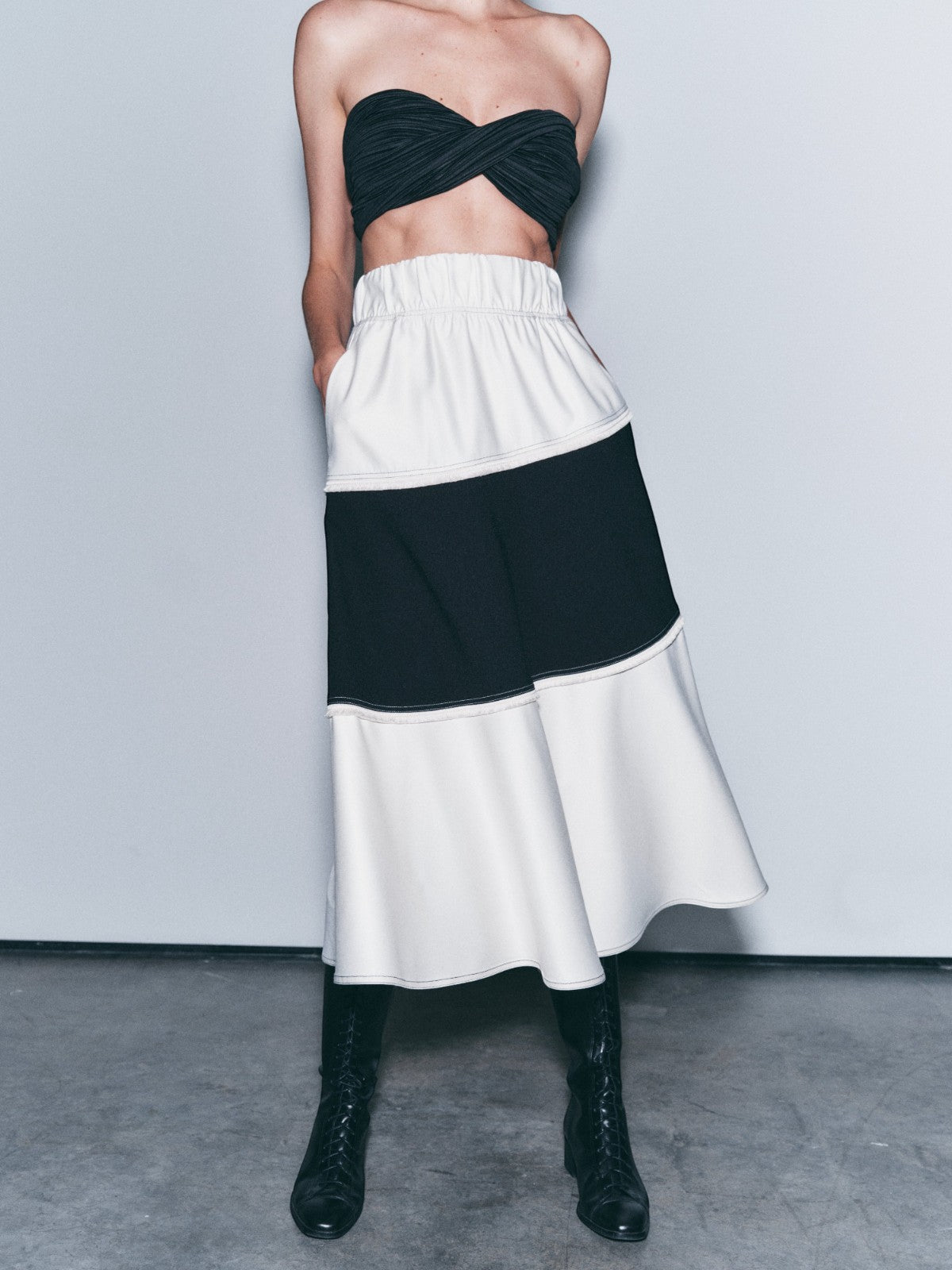 Gabriella Stretch Midi Skirt | Ivory/Black Gabriella Stretch Midi Skirt | Ivory/Black
