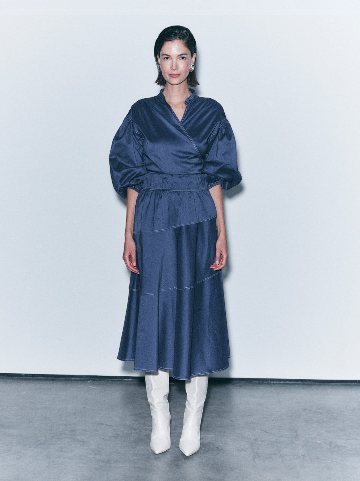 Gabriella Stretch Midi Skirt | Navy Gabriella Stretch Midi Skirt | Navy