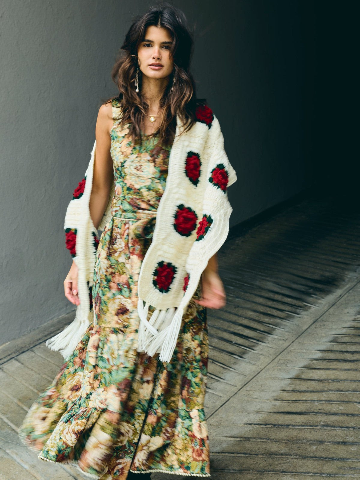 Round Top Rose Scarf Round Top Rose Scarf