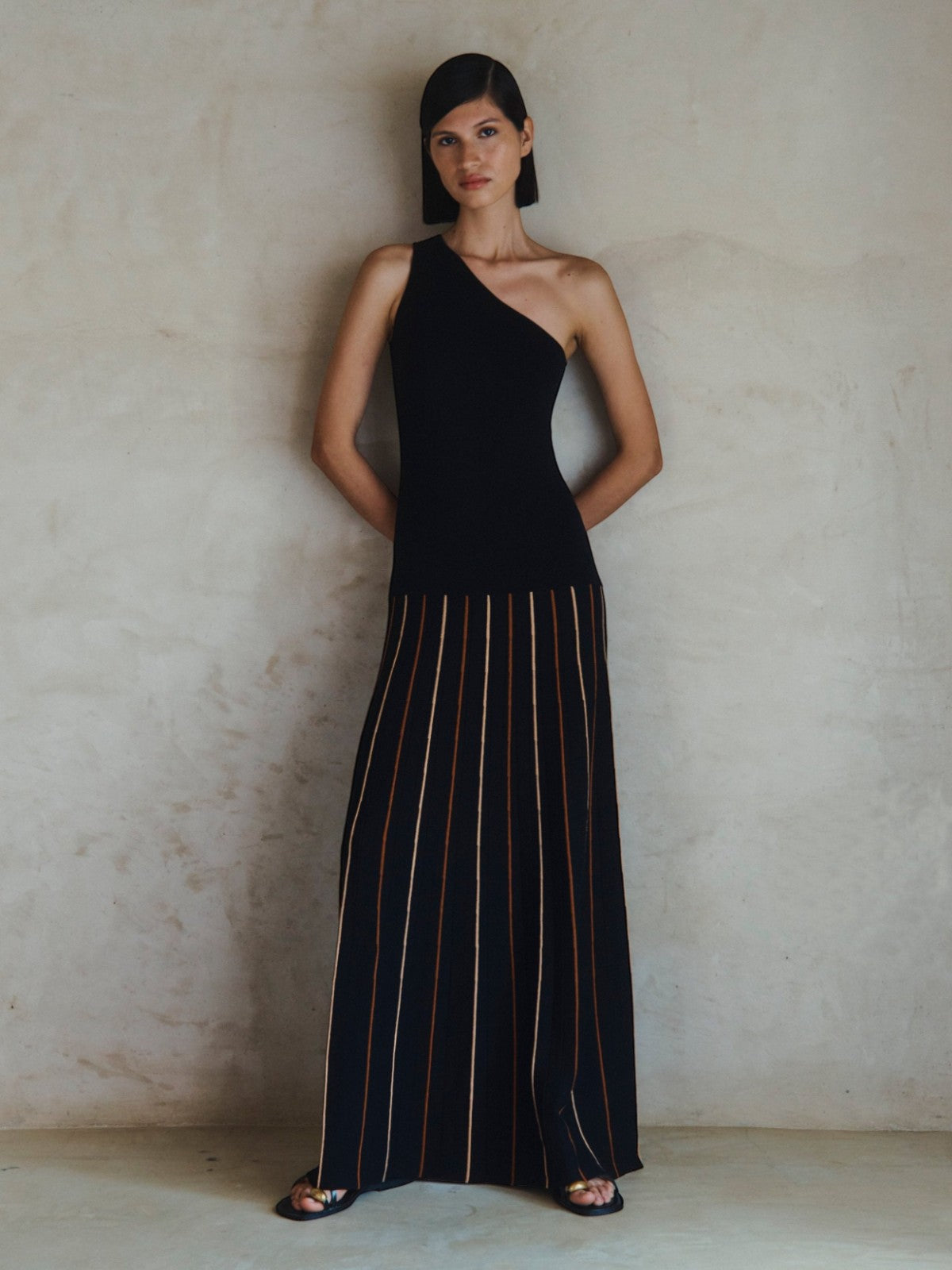 Manglar One Shoulder Maxi Dress | Black Manglar One Shoulder Maxi Dress | Black - Fashionkind