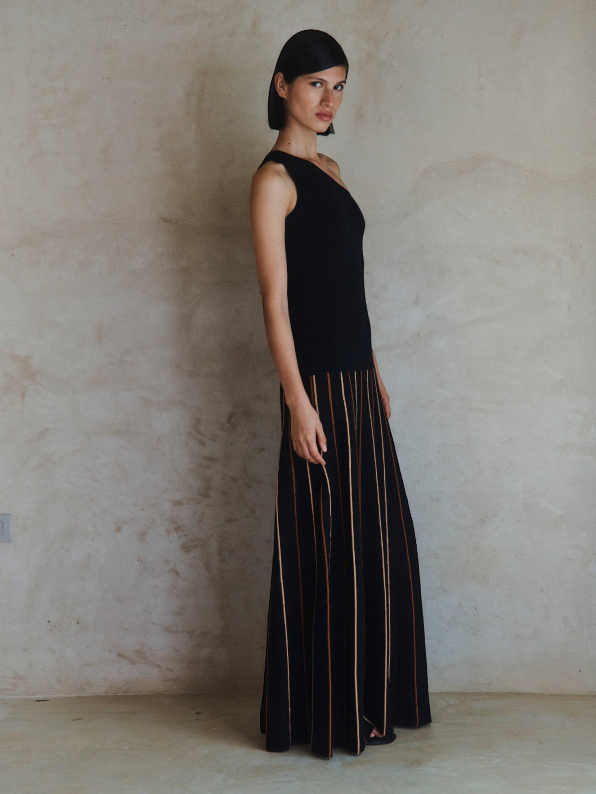 Manglar One Shoulder Maxi Dress | Black Manglar One Shoulder Maxi Dress | Black - Fashionkind