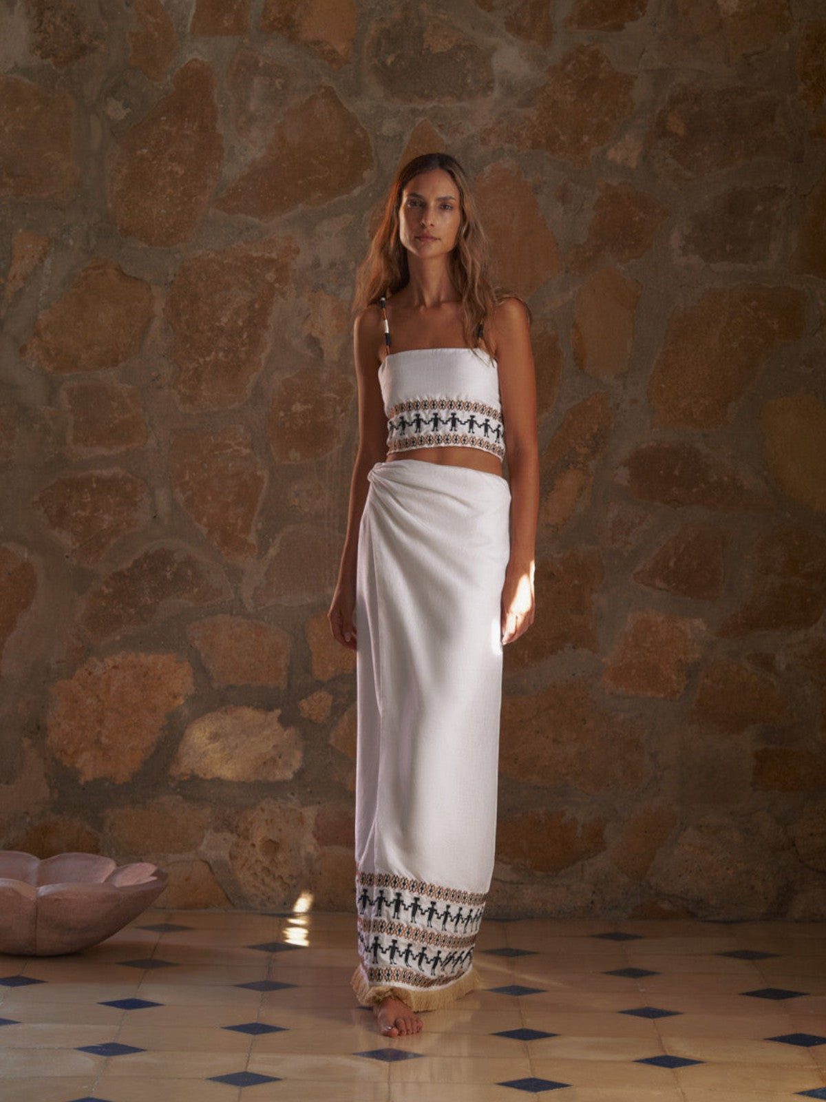 Guainia Linen Top |  White Embroidered Guainia Linen Top |  White Embroidered - Fashionkind