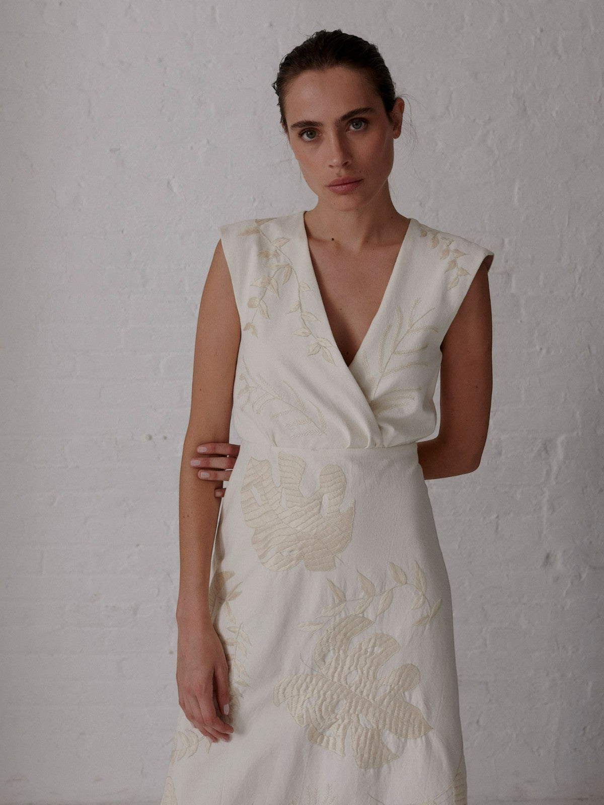 Gualanday Canvas Hand Embroidered Midi Dress | Ecru Gualanday Canvas Hand Embroidered Midi Dress | Ecru - Fashionkind