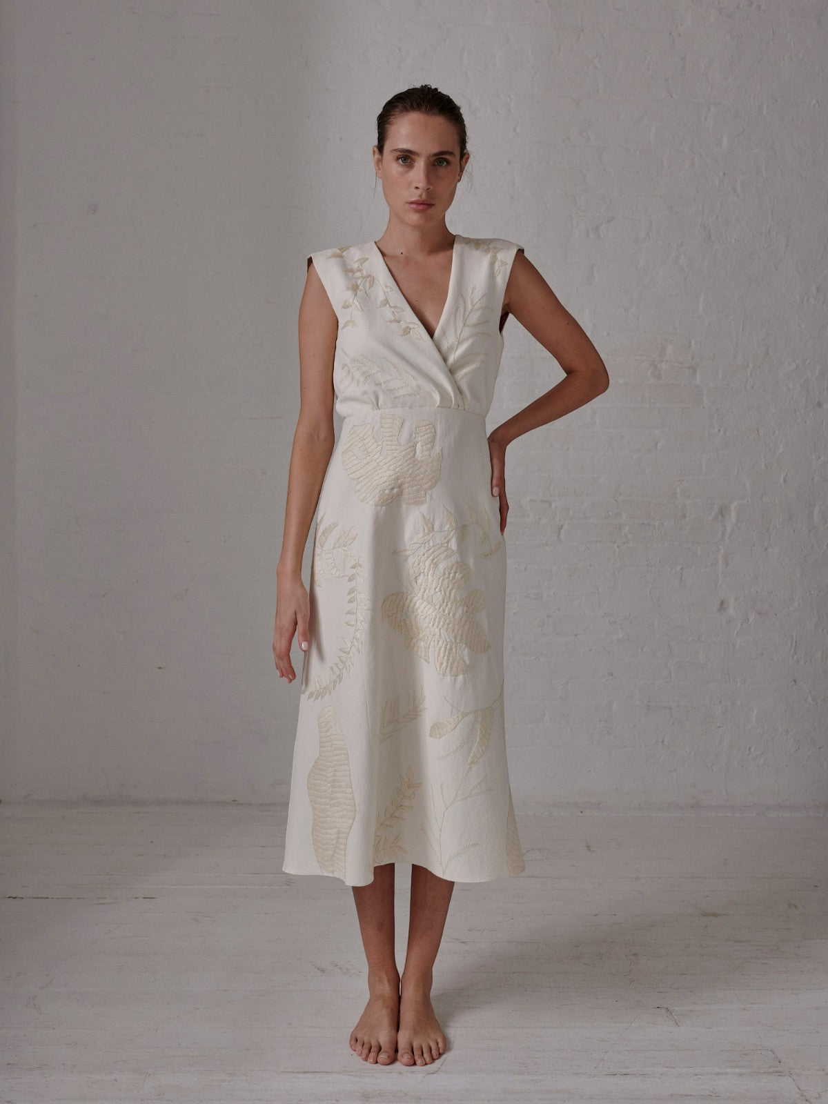 Gualanday Canvas Hand Embroidered Midi Dress | Ecru Gualanday Canvas Hand Embroidered Midi Dress | Ecru - Fashionkind