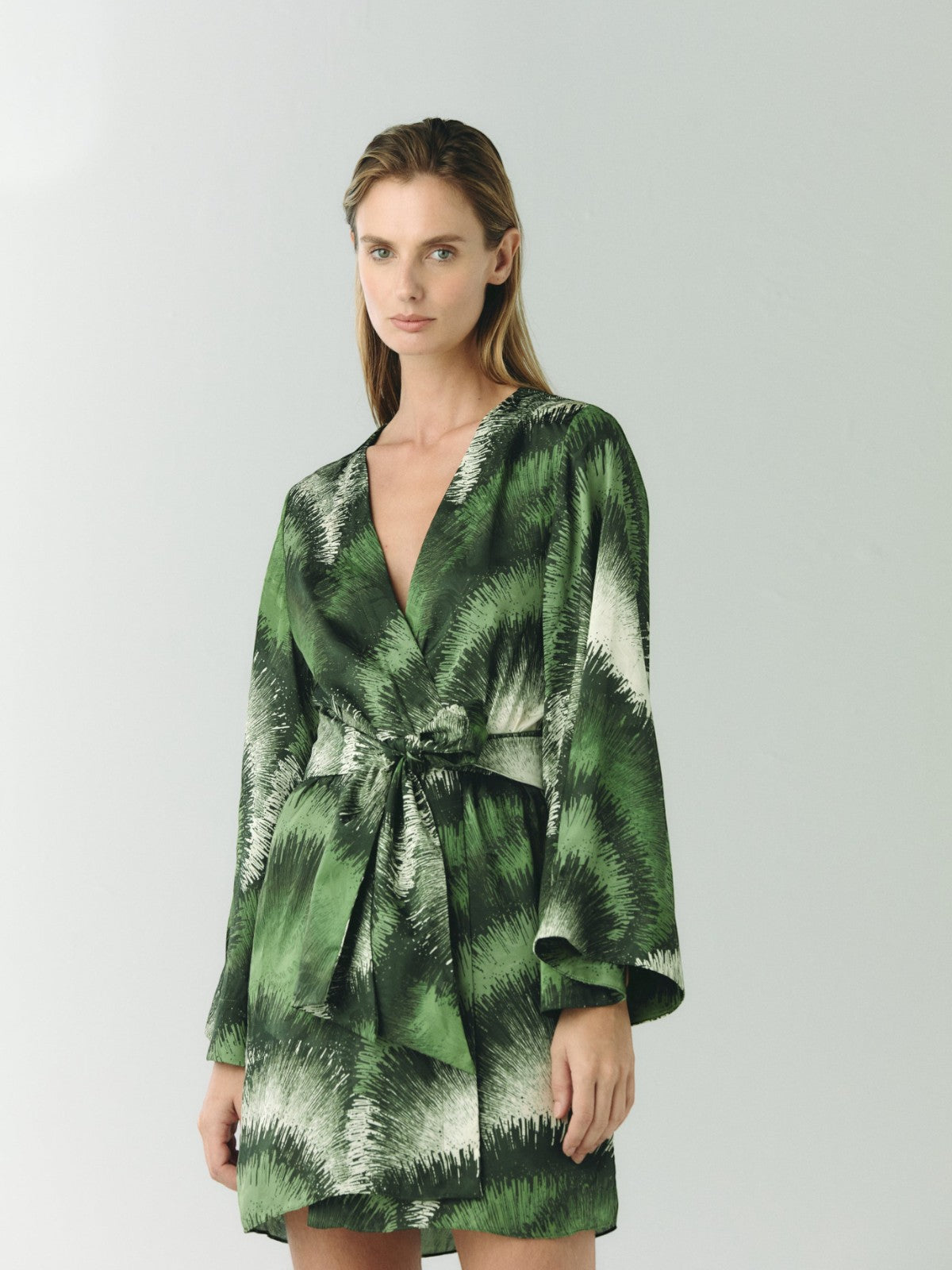 Joaquina Silk Jacquard Mini Kaftan | Green Brushed Joaquina Silk Jacquard Mini Kaftan | Green Brushed - Fashionkind