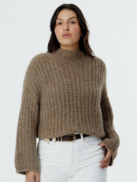 Lita Mockneck | Mocha