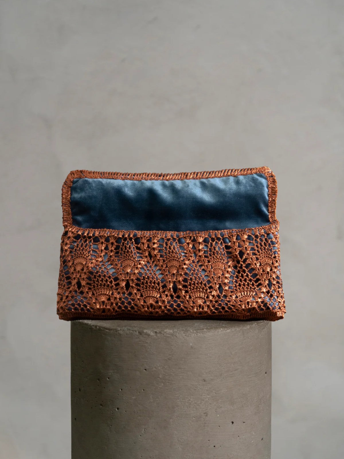 Pineapple Clutch | Copper/Blue