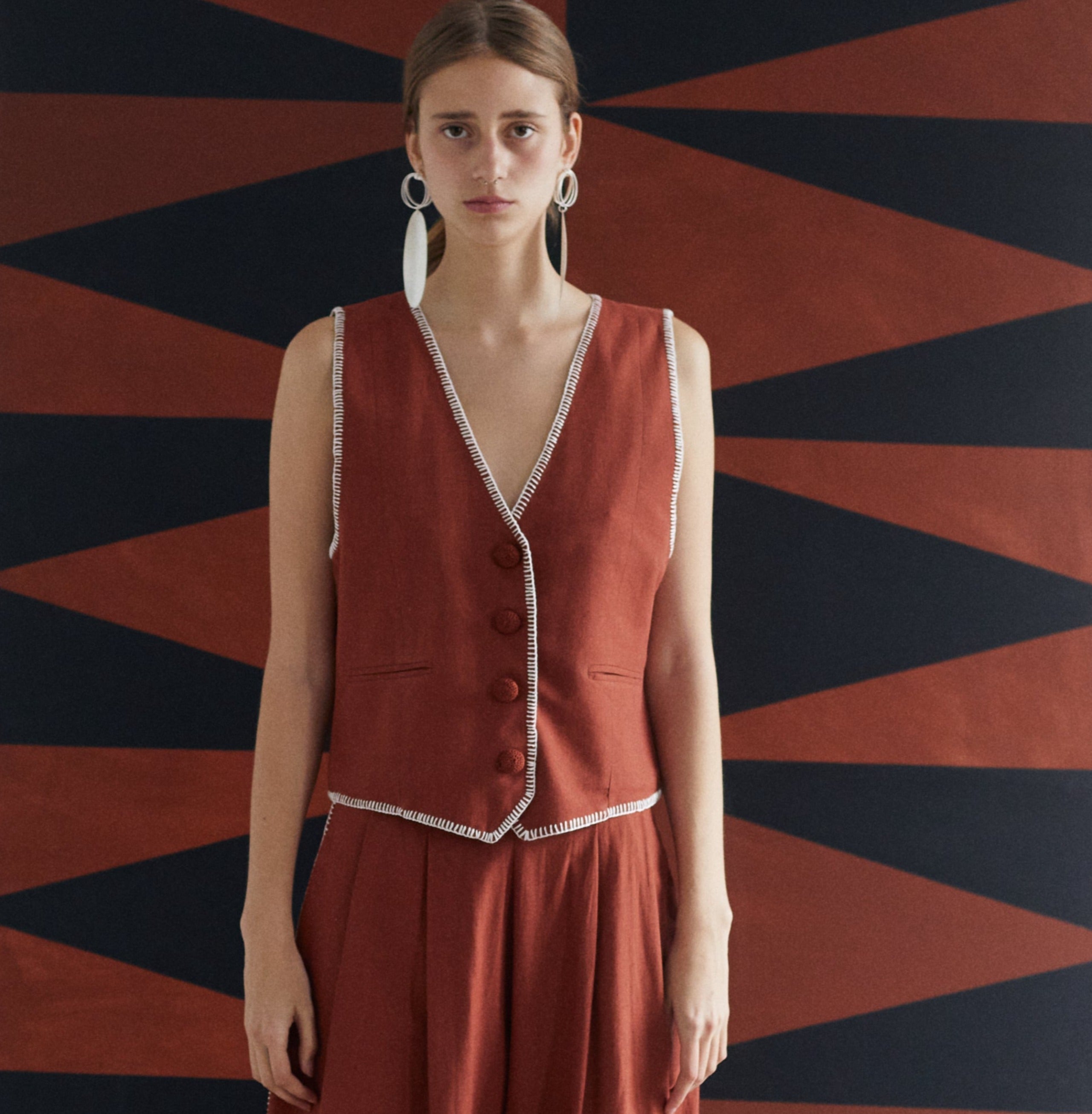 Amuleto Vest | Brown Amuleto Vest | Brown - Fashionkind