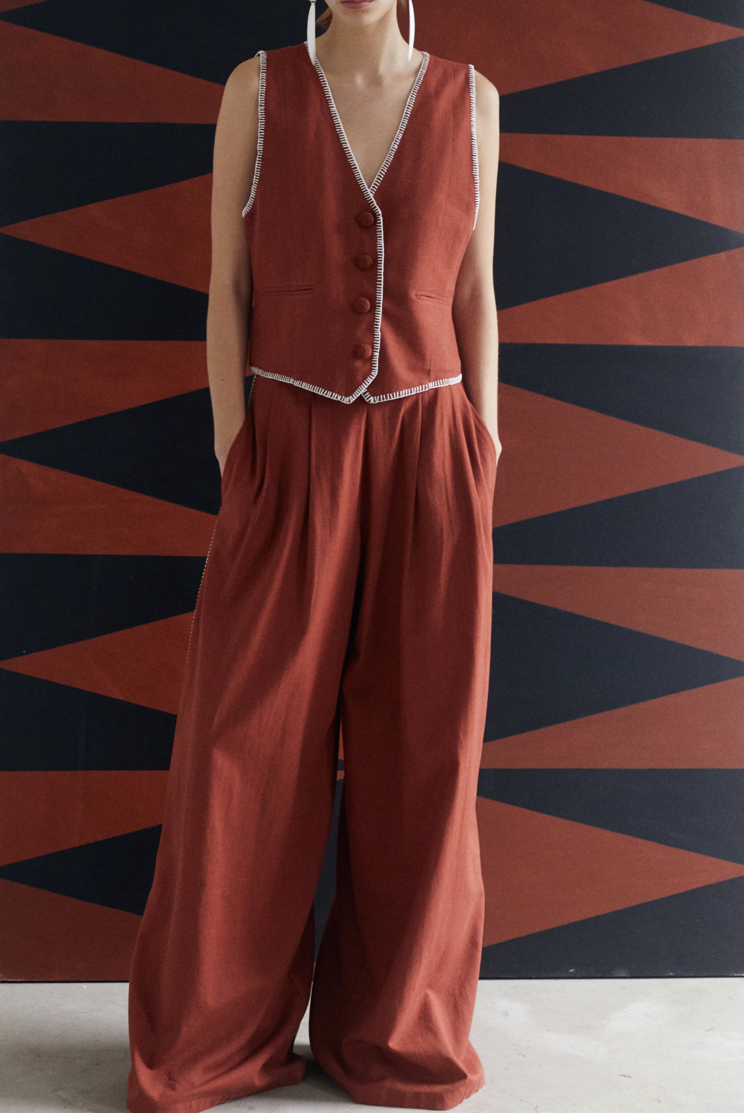 Amuleto Vest | Brown Amuleto Vest | Brown - Fashionkind