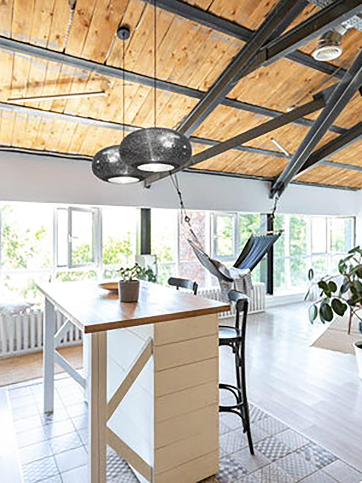 Lila Saucer Suspension Lila Saucer Suspension