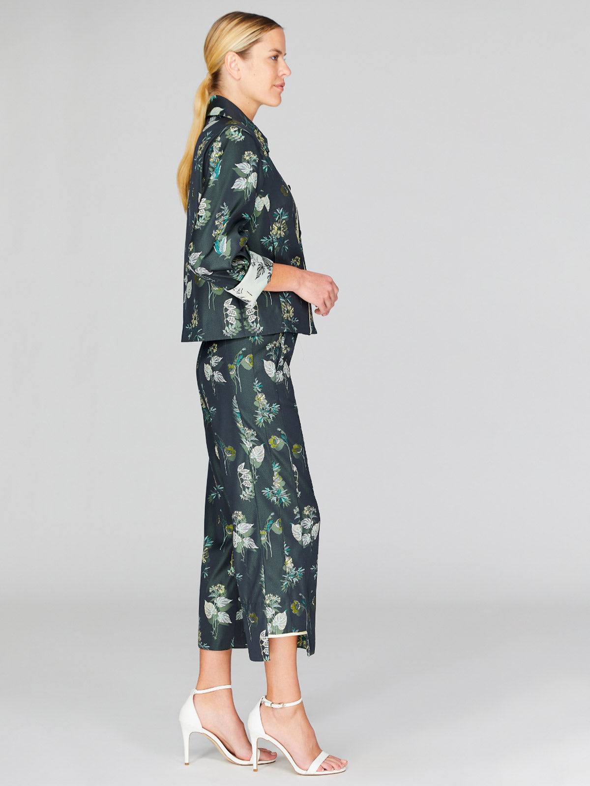 Watercolor Botanic Short Collared Boxy Jacket | Green Combo Watercolor Botanic Short Collared Boxy Jacket | Green Combo