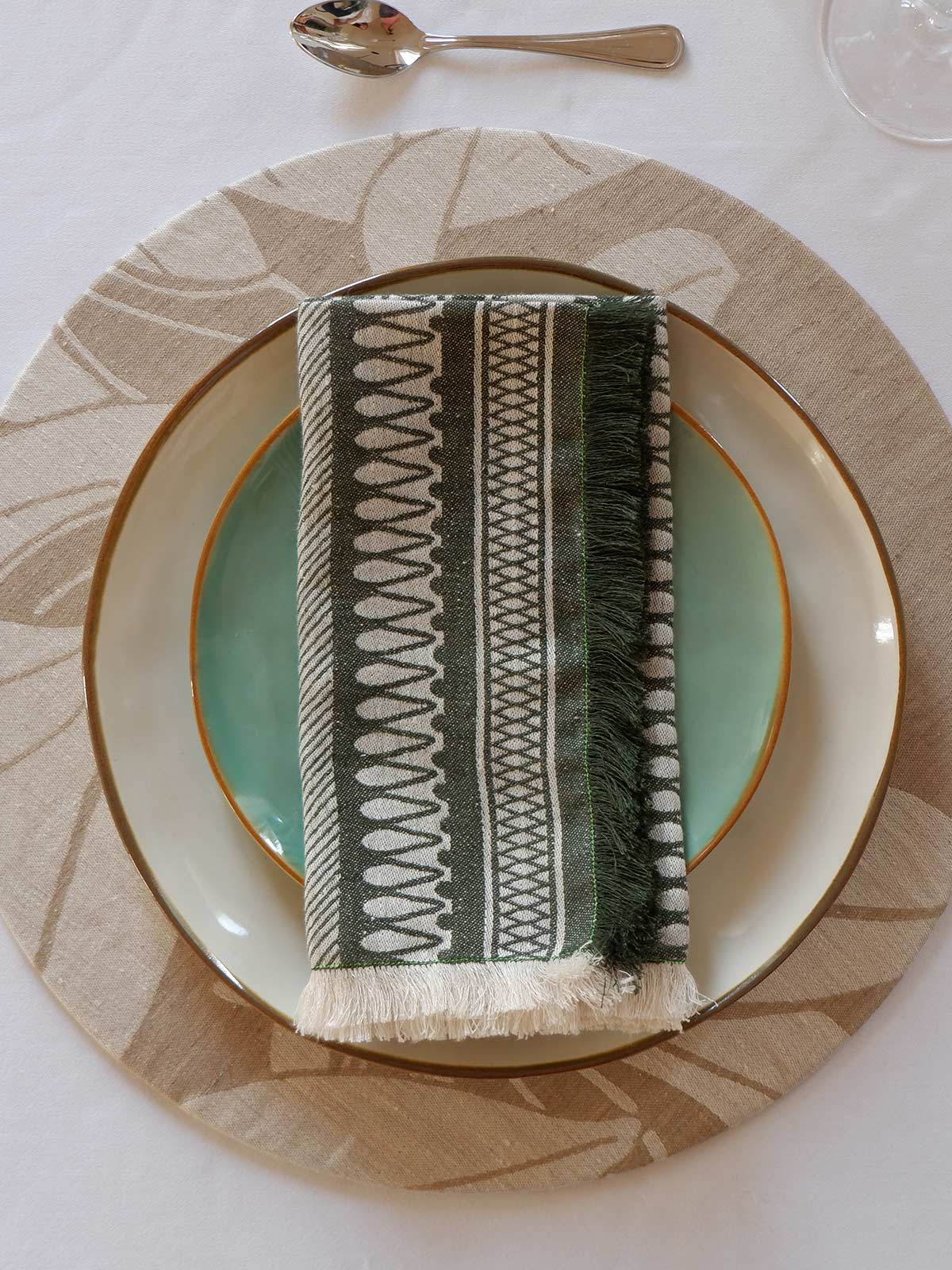 Linen Damask Tutti Le Foglie Charger Plate | Beige