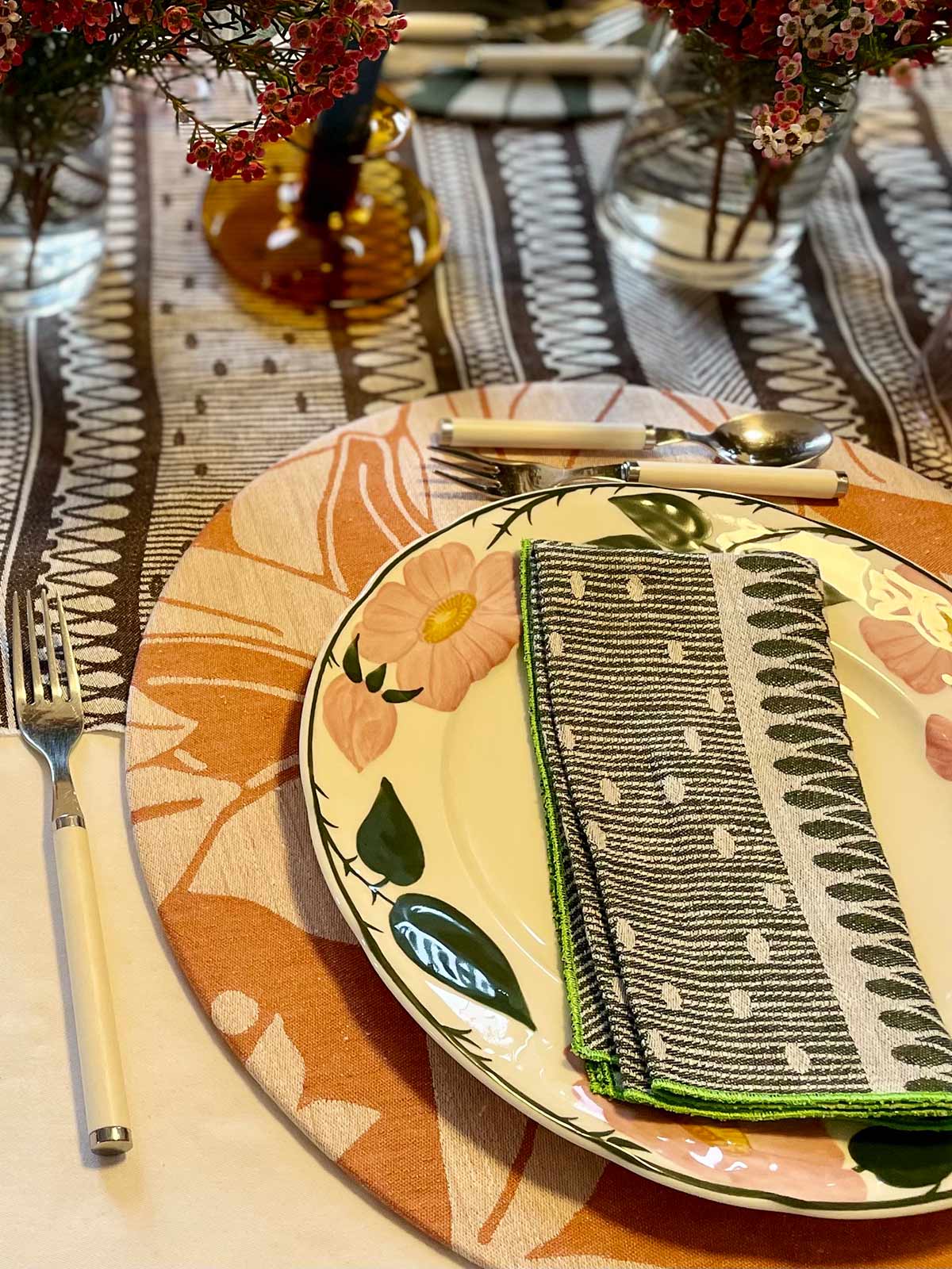 Linen Damask Tutti Le Foglie Charger Plate | Giallo Rame