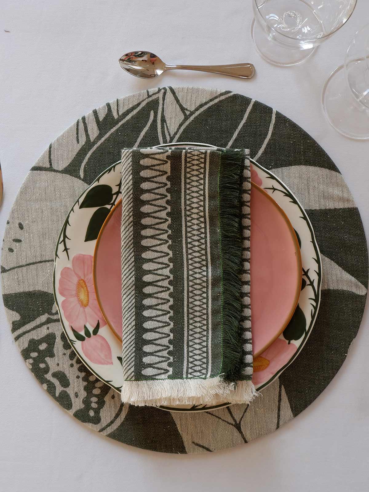 Linen Damask Cesta Set of 2 Linen Napkins | Verde Giunglia Linen Damask Cesta Set of 2 Linen Napkins | Verde Giunglia