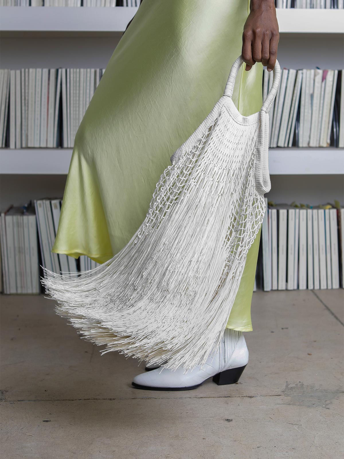 Large Fringe Tote | White Large Fringe Tote | White - Fashionkind