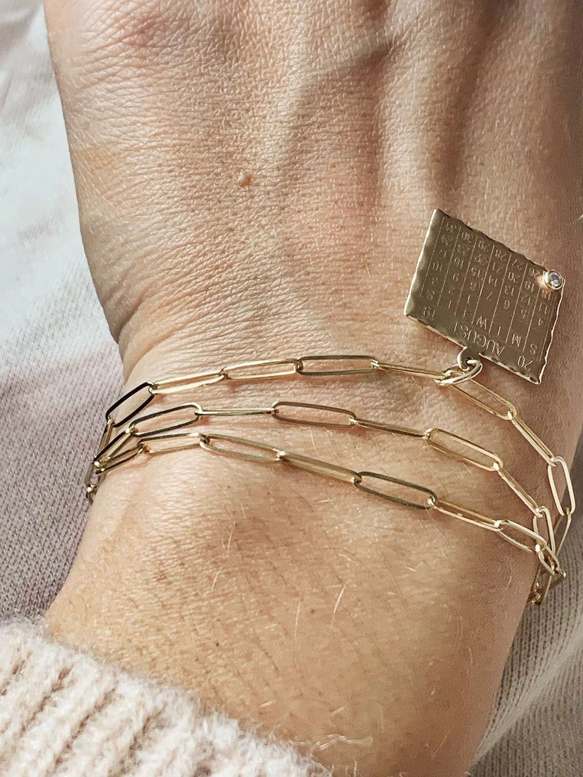 Single Date 1960s Calendar Charm | Single Sided Single Date 1960s Calendar Charm | Single Sided